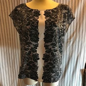 Beautiful black and white lace print silky top 8